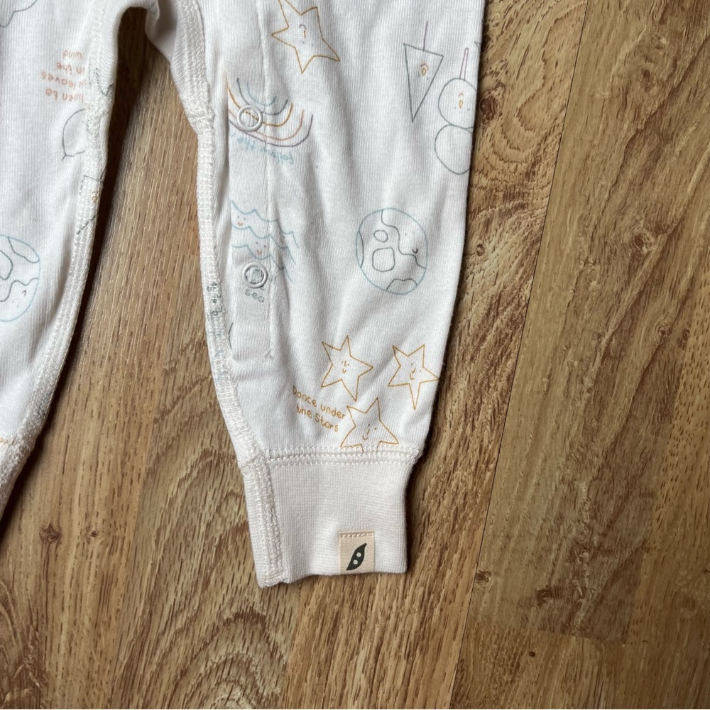 NWT Easy Peasy 100% Organic Cotton Onesie 12 Months - Picture 5 of 6